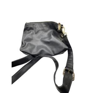 Steve Madden Black Pebbled Crossbody Bag Top Zip Single Pocket Gold